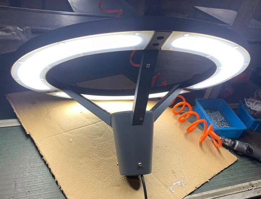 Nema 소켓 야드 정원은 빛에게 60W UV 저항성 폴리카보네이트 라운드 구내를 보내게 했습니다