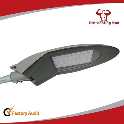 80W 야외 고 뤼멘 LED 도로 라이트 2700K-6500K IP66 다이 가스팅 알루미늄 몸체