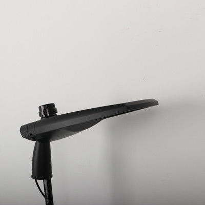 효율 150LM/W LED 주차장 및 주거용 지역 거리 빛 케이스 IP65 어두운 회색 Ra>70